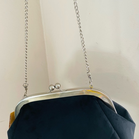 NWT Patricia Nash Mia frame in gorgeous Velvet black with quality chain strap! - Picture 2 of 6